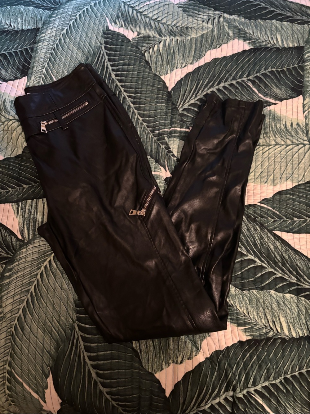 Tiger mist Black Faux Leather Moto Skinny Jeans - Women